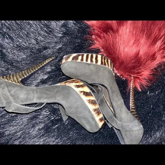 Rachel Roy Kistyn black  suede leather platform Tiger striped heels Sz 9.5 - Picture 4 of 13